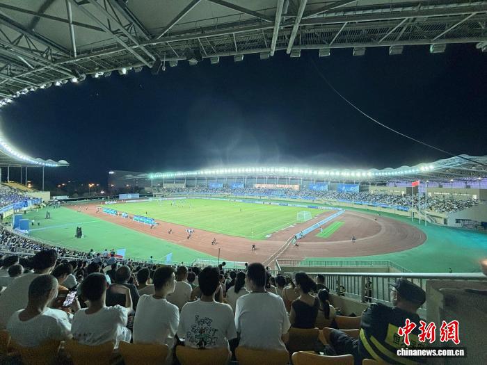 扬超揭幕战在高邮打响，业余赛事持续点燃全民