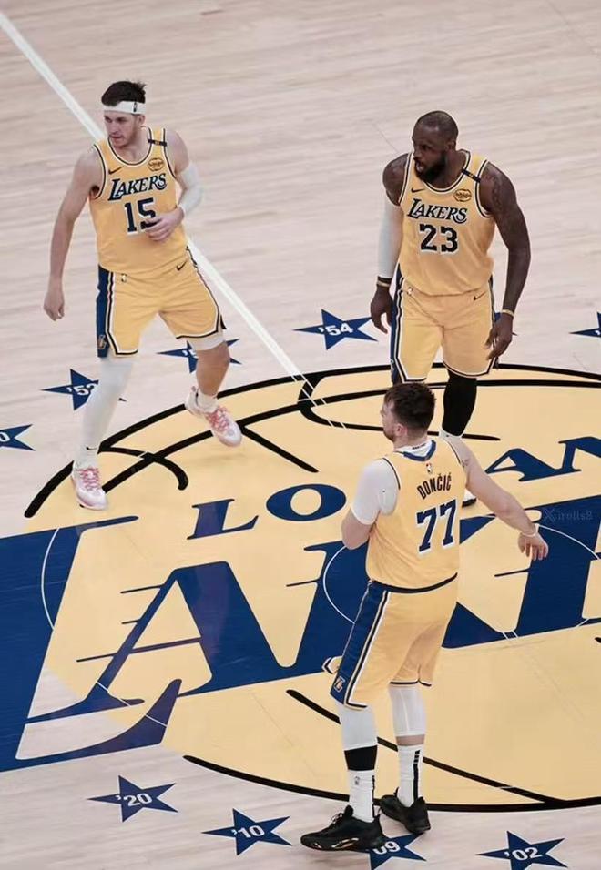 湖人背靠背逆转热火 东契奇60分率队豪取8连胜