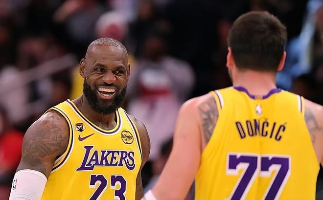 湖人背靠背逆转热火 东契奇60分率队豪取8连胜