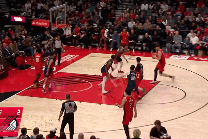 开拓者大胜奇才 杨瀚森首秀暴扣助队狂胜