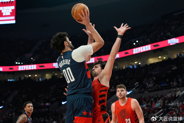 开拓者大胜奇才 杨瀚森首秀暴扣助队狂胜