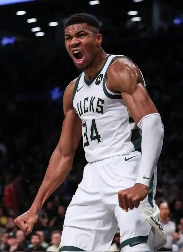 字母哥怒斥教练矛盾激化 雄鹿更衣室崩盘