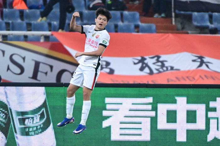 山东泰山主场逼平残阵海港 韩鹏转正后战术保守