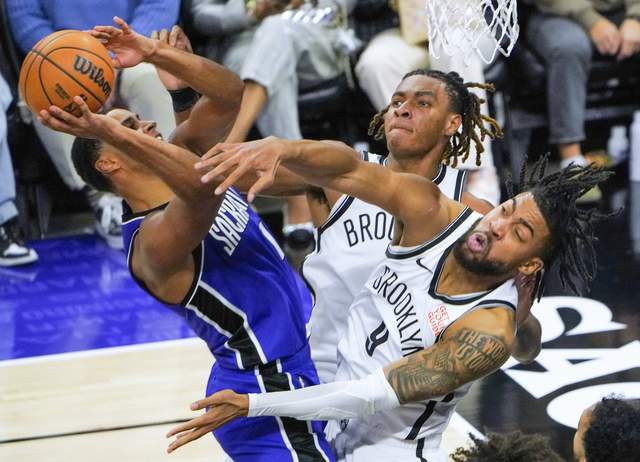 雷霆提前锁定季后赛 亚历山大40分创纪录 勇士错